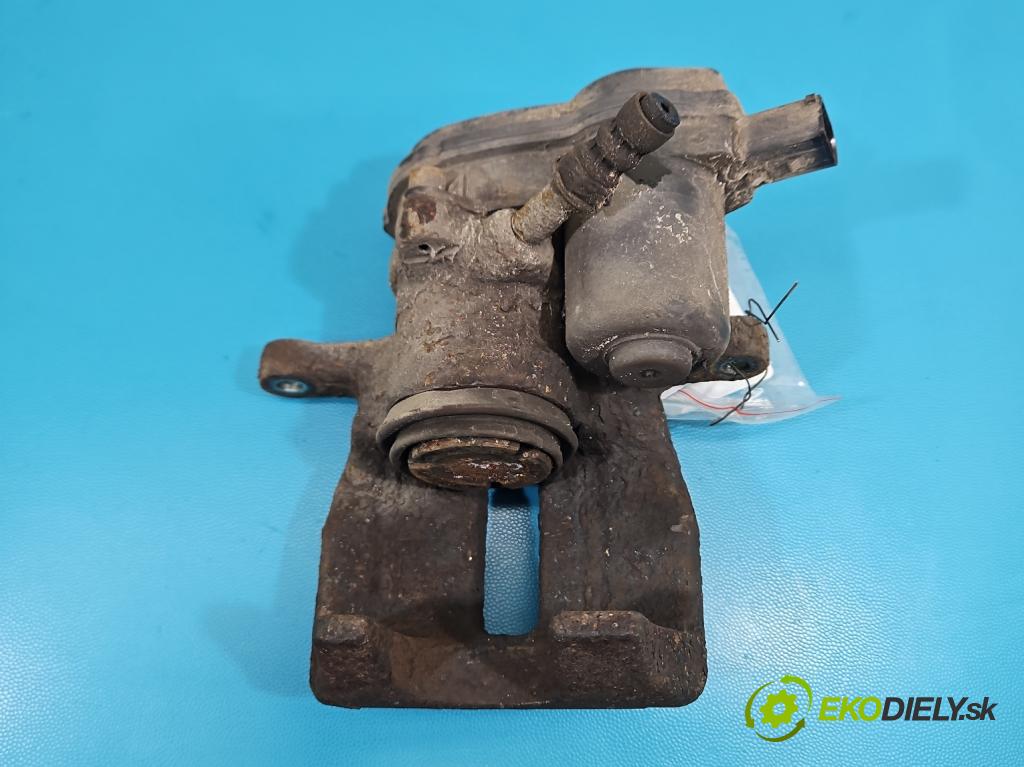 Audi A4 B8 2007-2015 2.0 tdi 136hp manual 100 kW 1968 cm3 4- brzdič zadní pravý  (Klika dveří ostatní)