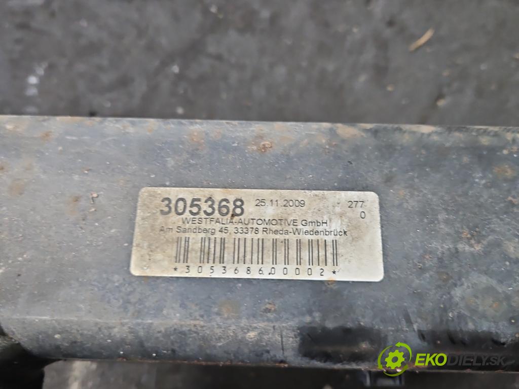 Audi A4 B8 2007-2015 2.0 tdi 136 HP manual 100 kW 1968 cm3 4- Hák: vlečení: 8T0800491D (Ťažné zariadenie)