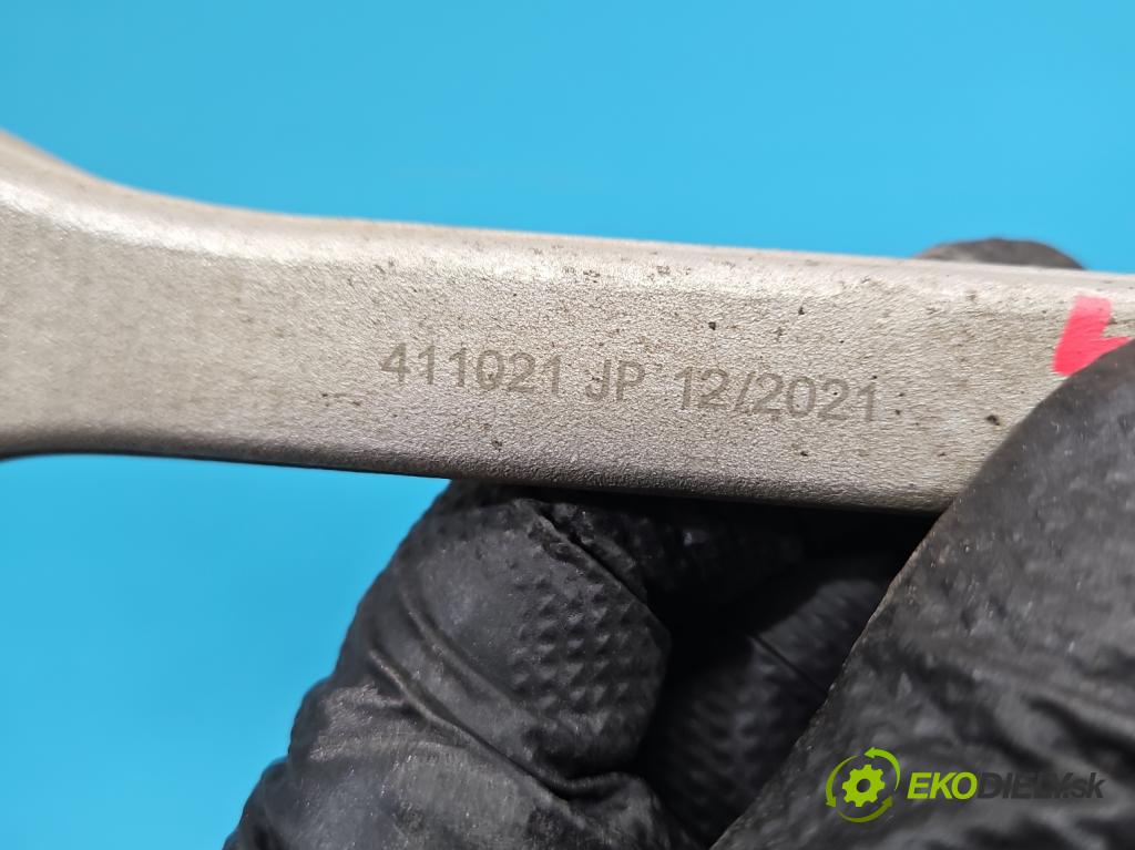 Audi A4 B8 2007-2015 2.0 tdi 136hp manual 100 kW 1968 cm3 4- přední levý  (Klika dveří ostatní)