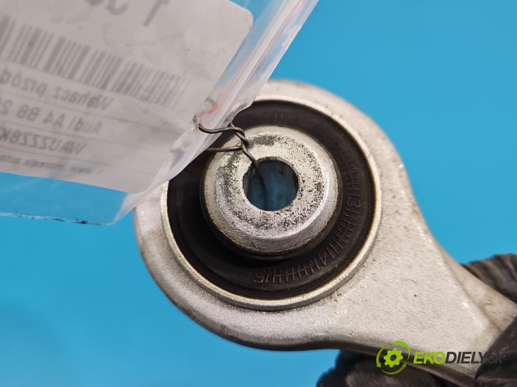 Audi A4 B8 2007-2015 2.0 tdi 136hp manual 100 kW 1968 cm3 4- přední levý  (Klika dveří ostatní)