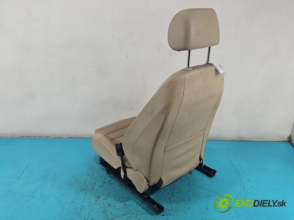 Vw Passat B6 2005-2010 2.0 FSI 150 hp manual 110 kW 1984 cm3 4- Sedadlo pravý  (Sedadlo)