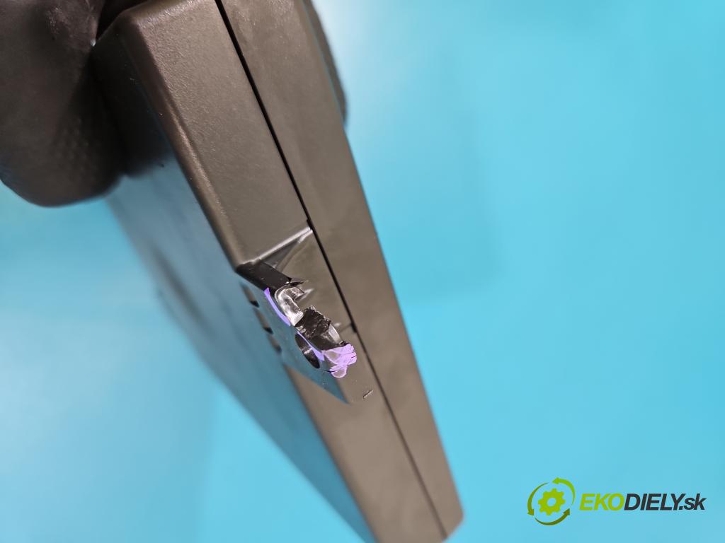 Vw Passat B6 2005-2010 2.0 FSI 150 HP manual 110 kW 1984 cm3 4- riadiaca jednotka ostatné 3C0035729B