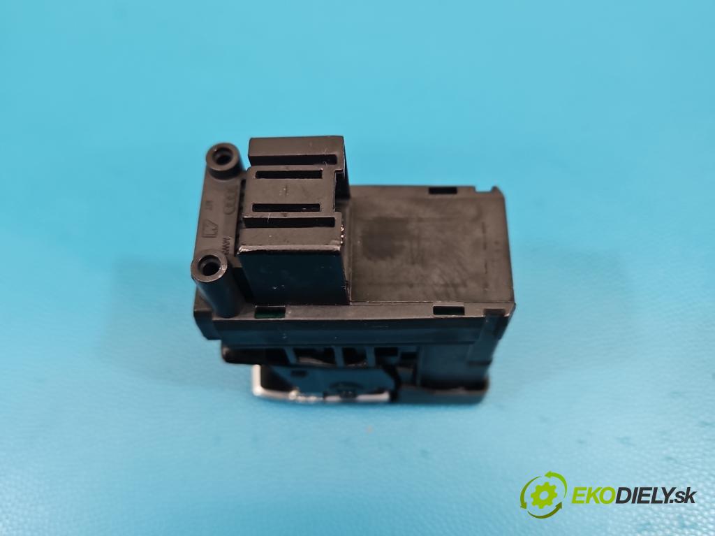 Audi A4 B8 2007-2015 2.0 tdi 136 HP manual 100 kW 1968 cm3 4- prepínač brzda: ručný 8K1927225B (Prepínacie páčky pod volantom)