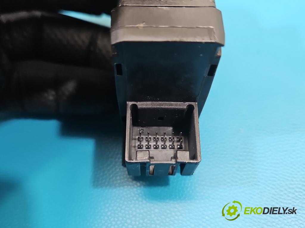 Audi A4 B8 2007-2015 2.0 tdi 136 HP manual 100 kW 1968 cm3 4- prepínač brzda: ručný 8K1927225B (Prepínacie páčky pod volantom)