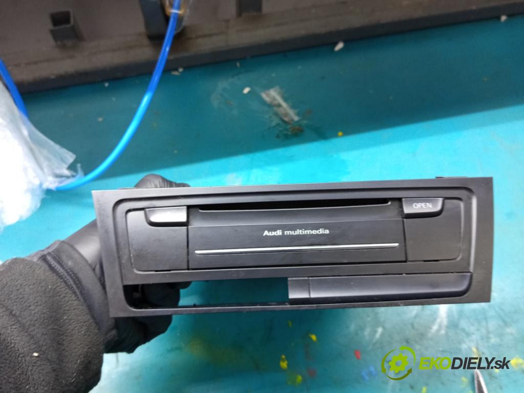 Audi A4 B8 2007-2015 2.0 tdi 136 HP manual 100 kW 1968 cm3 4- Navigácia: čítačka 8T1035666E