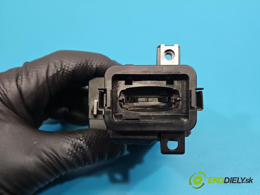 Audi A4 B8 2007-2015 2.0 tdi 136 HP manual 100 kW 1968 cm3 4- Spínačka 8K0909131D (Spínacia skrinka)