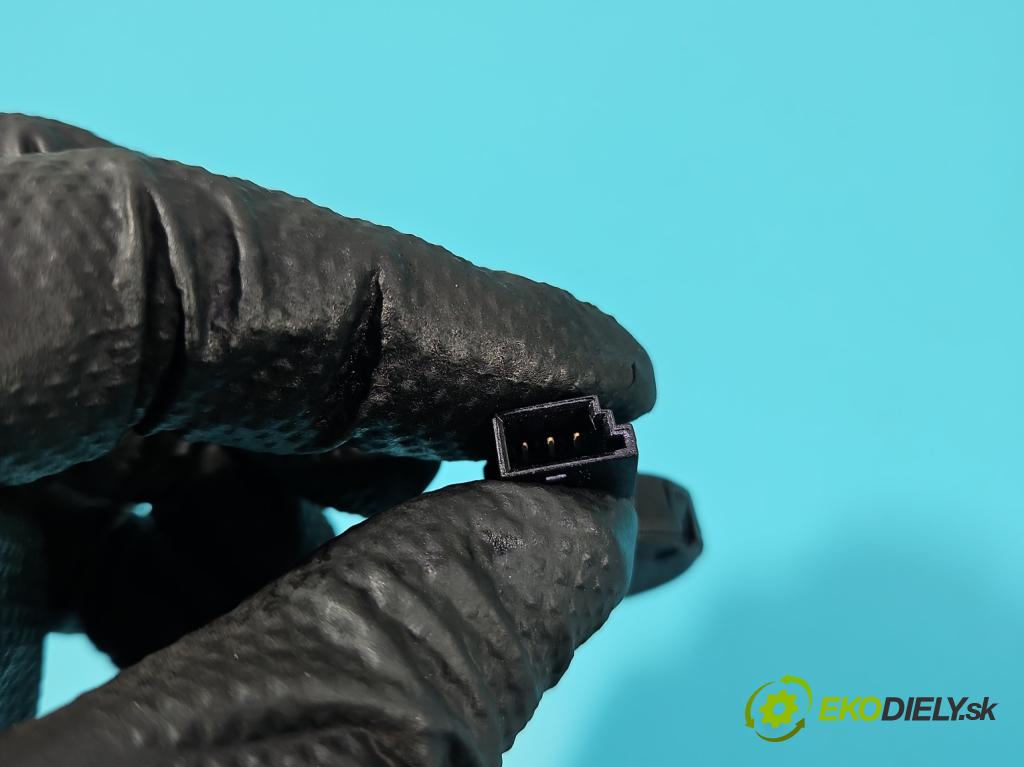 Audi A4 B8 2007-2015 2.0 tdi 136 HP manual 100 kW 1968 cm3 4- snímač déšť: 8K0955559 (Snímač dažďa)