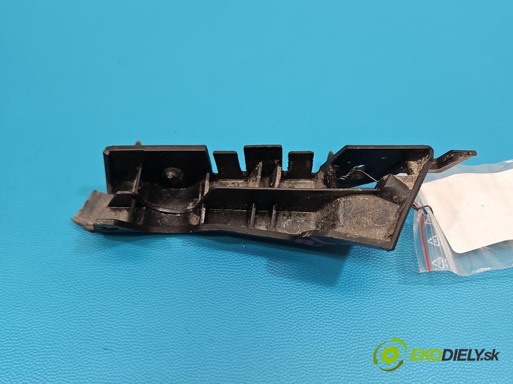 Audi A4 B8 2007-2015 2.0 tdi 136hp manual 100 kW 1968 cm3 4- Boty: nárazníku přední levý 8K0807283