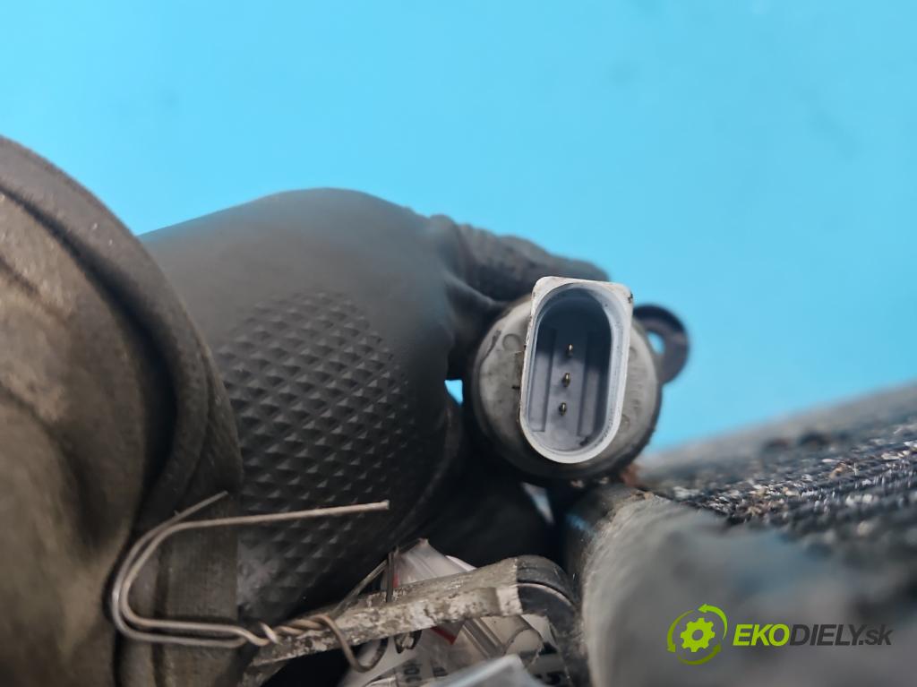 Audi A4 B8 2007-2015 2.0 tdi 136 HP manual 100 kW 1968 cm3 4- chladič klimatizácie 8K0260401H (Chladič klimatizácie)