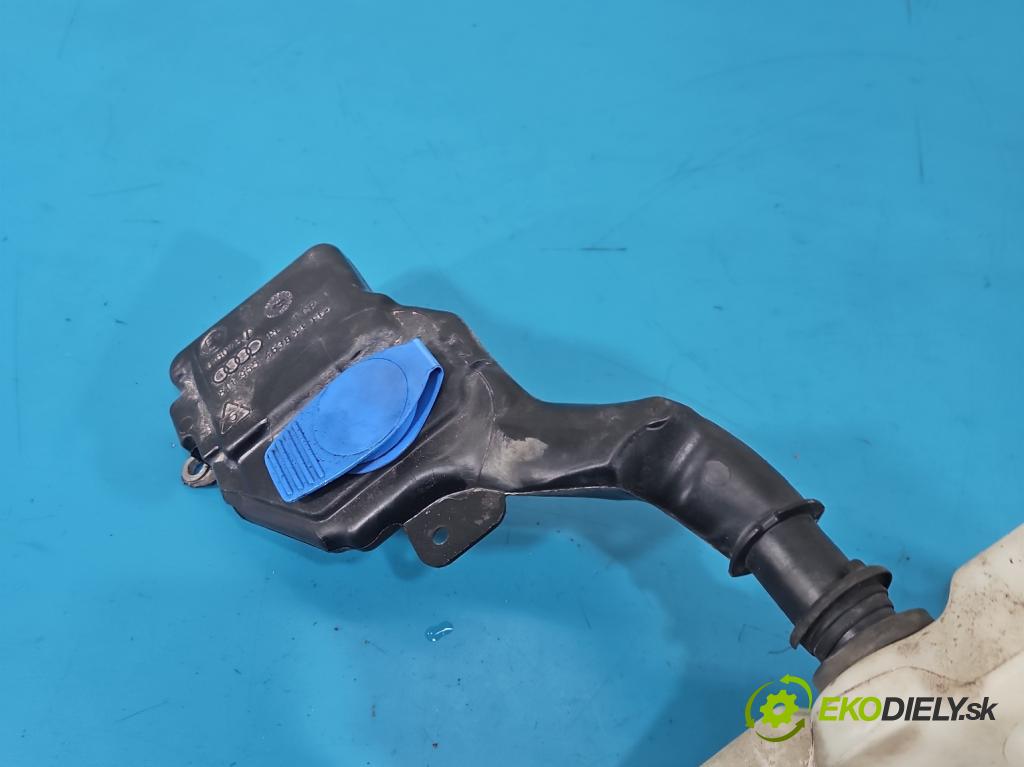 Audi A4 B8 2007-2015 2.0 tdi 136 HP manual 100 kW 1968 cm3 4- nádržka tekutina: ostrekovačov 8Y0955453C