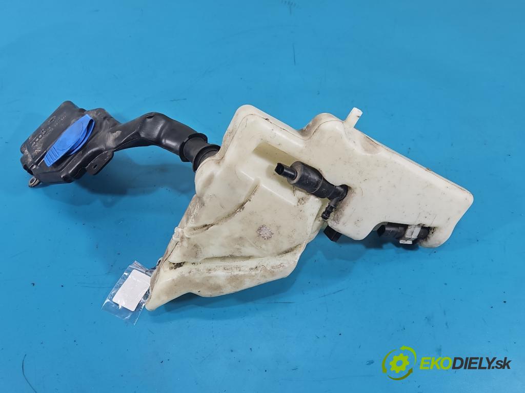 Audi A4 B8 2007-2015 2.0 tdi 136 HP manual 100 kW 1968 cm3 4- nádržka tekutina: ostrekovačov 8Y0955453C