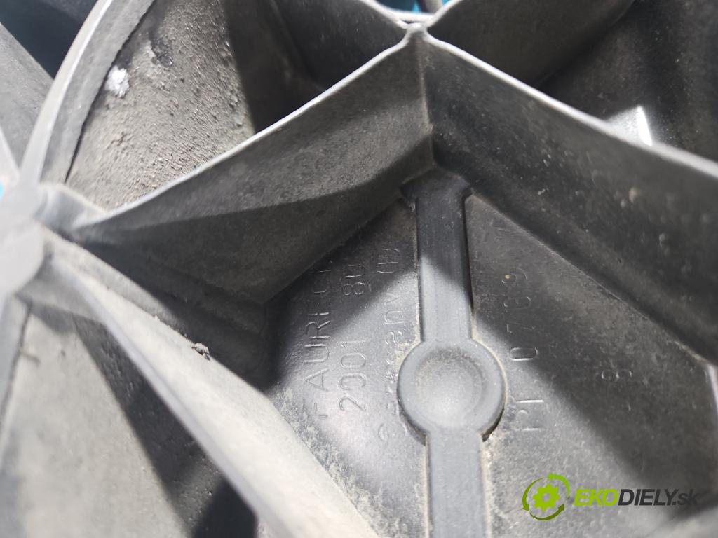 Audi A4 B8 2007-2015 2.0 tdi 136 HP manual 100 kW 1968 cm3 4- pas predný 8K0805499 (Výstuha predná)