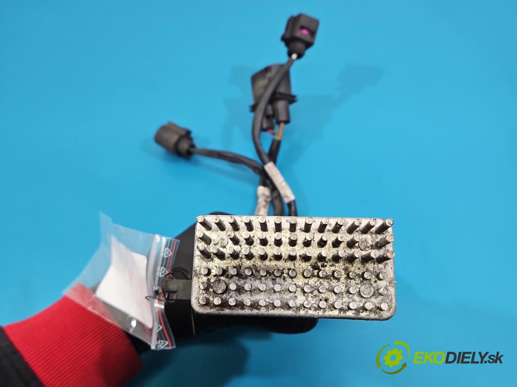 Audi A4 B8 2007-2015 2.0 tdi 136 HP manual 100 kW 1968 cm3 4- Relé: ventilátoru 8K0959501C