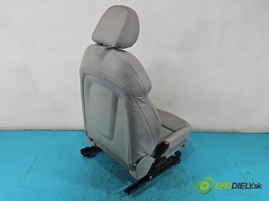 Audi A4 B8 2007-2015 2.0 tdi 136hp manual 100 kW 1968 cm3 4- Sedadlo levý  (Sedadlo)