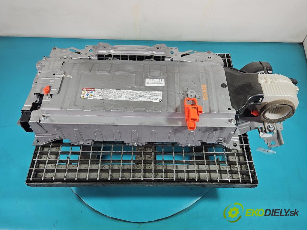 Toyota Auris II 2012-2018 1.8 hybrid 99 hp automatic 73 kW 1798 cm3 5- batéria G9280-12020