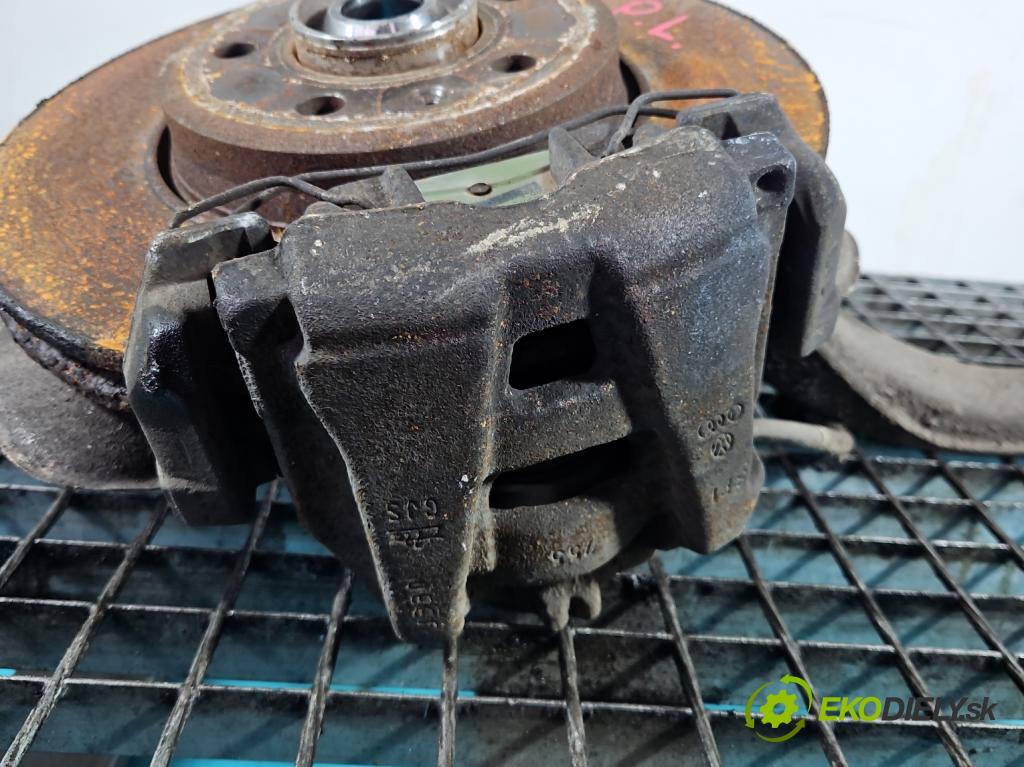 Audi A4 B8 2007-2015 2.0 tdi 136 HP manual 100 kW 1968 cm3 4- brzdič predné ľavý  (Kľučka dverí ostatné)