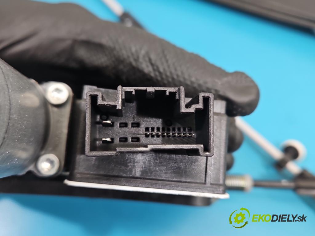 Skoda Kamiq 1.0 TSI 116 HP automatic 85 kW 999 cm3 5- mechanizmus okna predné ľavý 0130822065