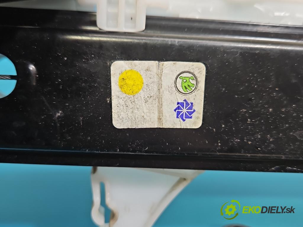 Skoda Kamiq 1.0 TSI 116 HP automatic 85 kW 999 cm3 5- mechanizmus okna zadné pravý 5Q0959408D