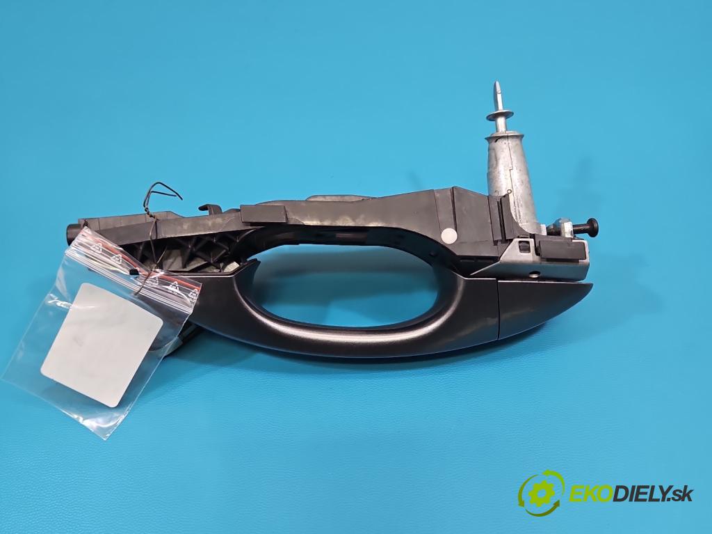 Skoda Kamiq 1.0 TSI 116 HP automatic 85 kW 999 cm3 5- rukoväť predné ľavé mimo:  (Kľučka dverí vonkajšia predná ľavá)