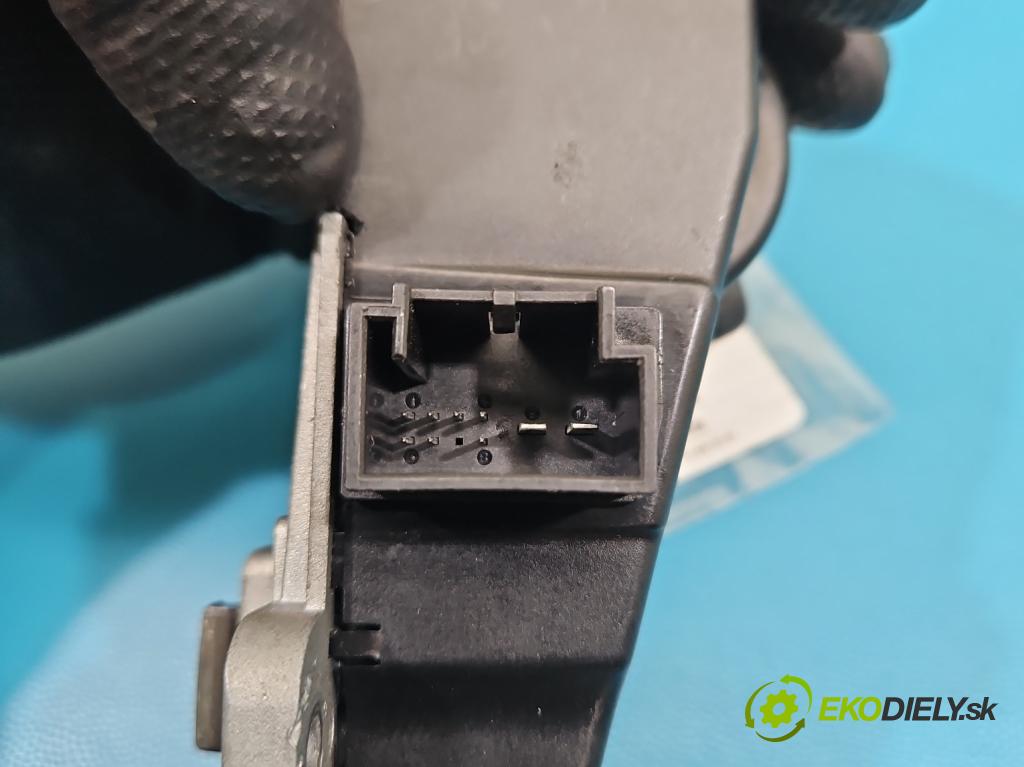 Vw Passat B6 2005-2010 2.0 tdi 140 HP automatic 103 kW 1968 cm3 5- Blokáda: řízení: 3C0905861G (Riadenie ostatné)