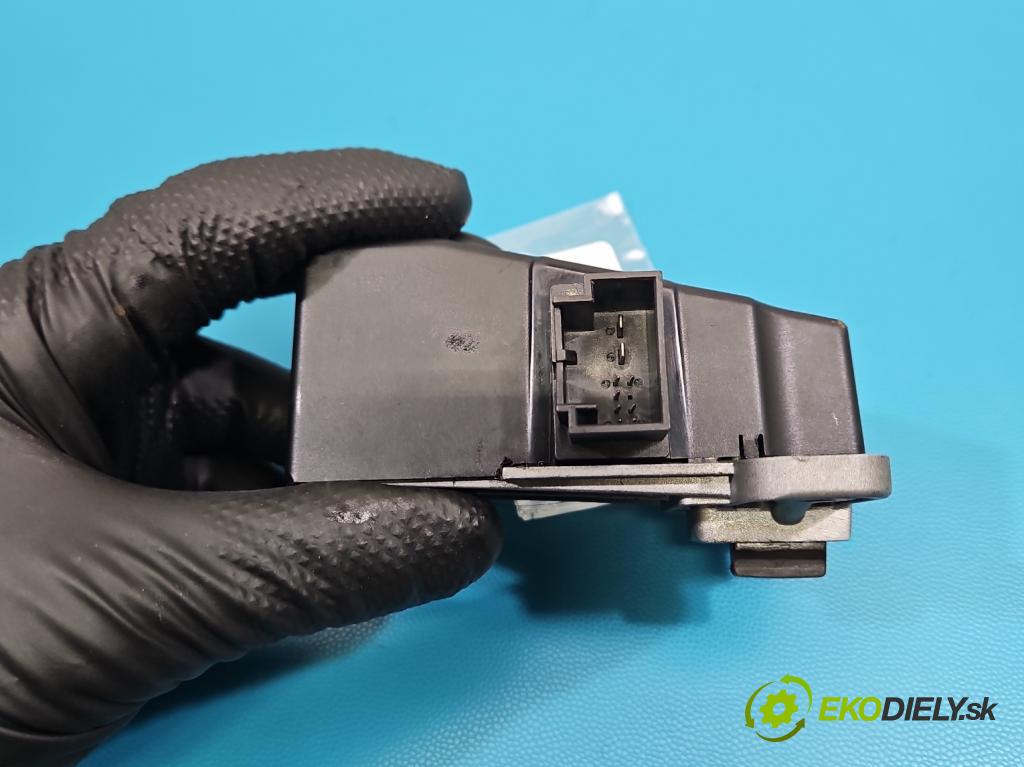 Vw Passat B6 2005-2010 2.0 tdi 140 HP automatic 103 kW 1968 cm3 5- Blokáda: řízení: 3C0905861G (Riadenie ostatné)