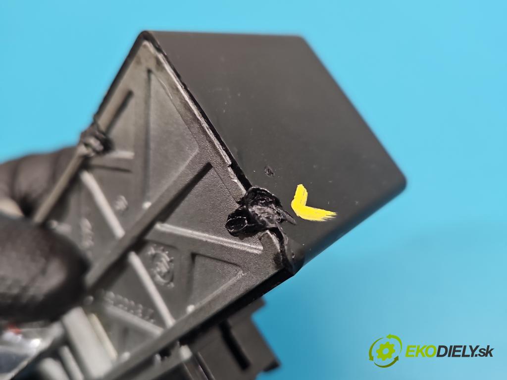 Vw Passat B6 2005-2010 2.0 tdi 140 HP automatic 103 kW 1968 cm3 5- Blokáda: řízení: 3C0905861G (Riadenie ostatné)