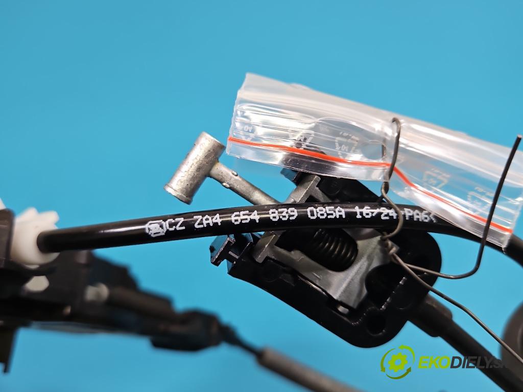 Skoda Kamiq 1.0 TSI 116 hp automatic 85 kW 999 cm3 5- zámek zadní pravý 10A839016B