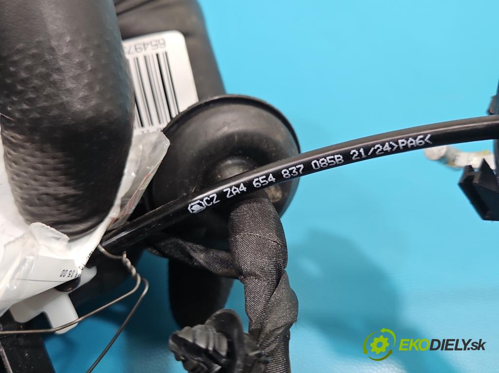 Skoda Kamiq 1.0 TSI 116 hp automatic 85 kW 999 cm3 5- zámek přední pravý 10B837016B