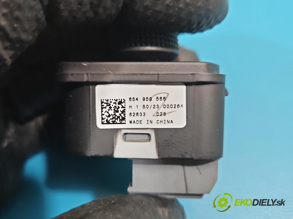 Skoda Kamiq 1.0 TSI 116 HP automatic 85 kW 999 cm3 5- prepínač okien spätných zrkadiel 5G0959857D