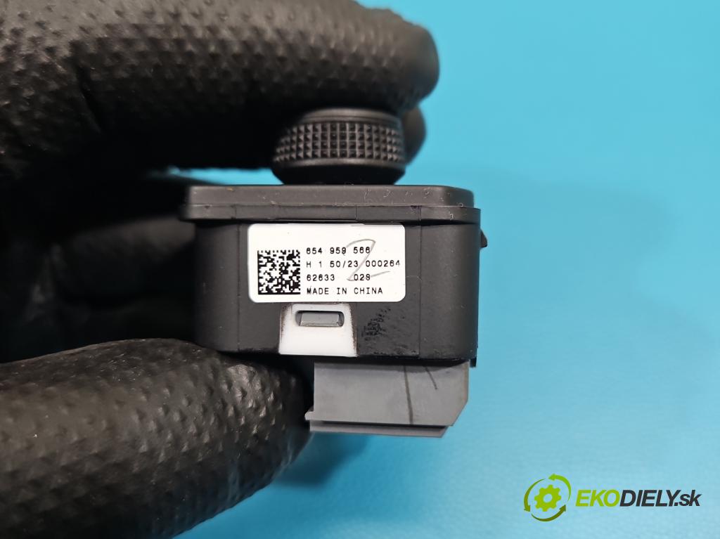 Skoda Kamiq 1.0 TSI 116 HP automatic 85 kW 999 cm3 5- prepínač okien spätných zrkadiel 5G0959857D