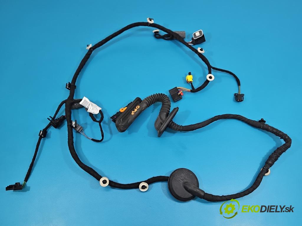 Skoda Kamiq 1.0 TSI 116 hp automatic 85 kW 999 cm3 5- Balíček: dveře přední pravých TAB019541A