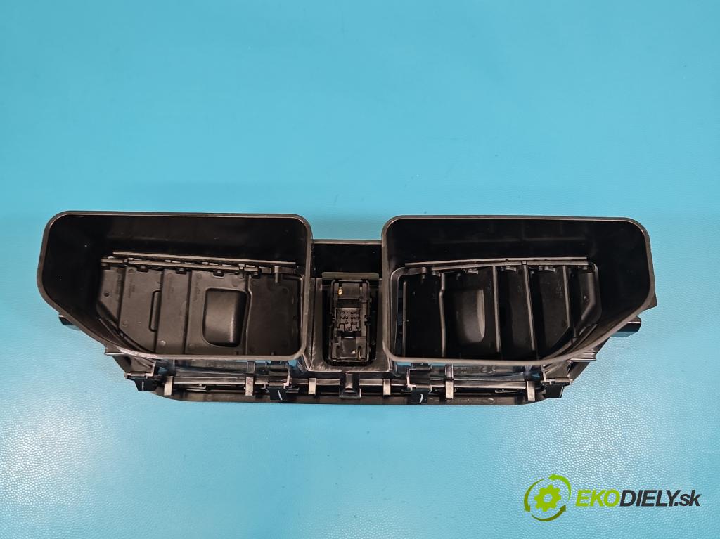 Skoda Kamiq 1.0 TSI 116 HP automatic 85 kW 999 cm3 5- Mřížka: kúrenia stredová 654820951D (Mriežka kúrenia (fukár))