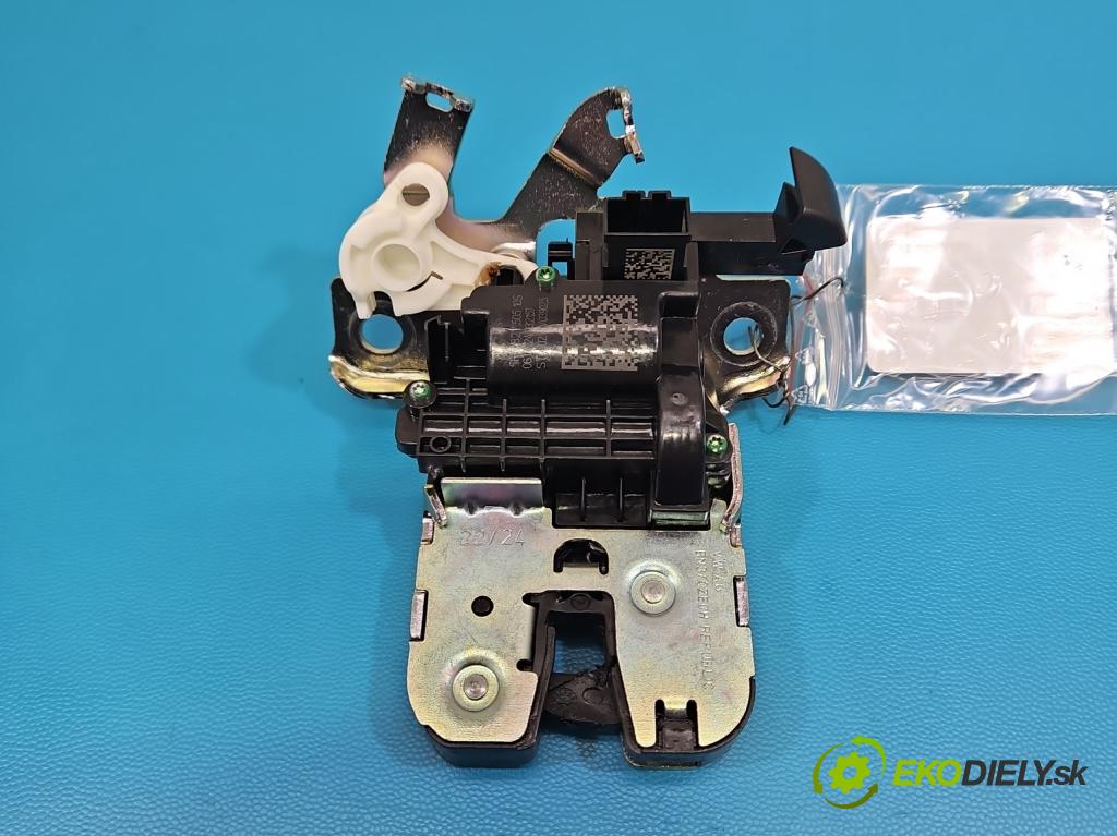 Skoda Kamiq 1.0 TSI 116 HP automatic 85 kW 999 cm3 5- zámok kufrové dvere zadné 5F0827505