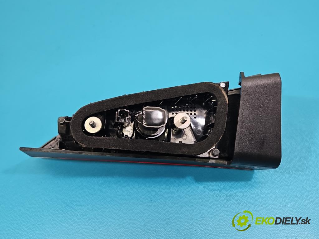 Skoda Kamiq 1.0 TSI 116 HP automatic 85 kW 999 cm3 5- svetlo / reflektor zadné ľavé 658945093 (Kľučka dverí ostatné)