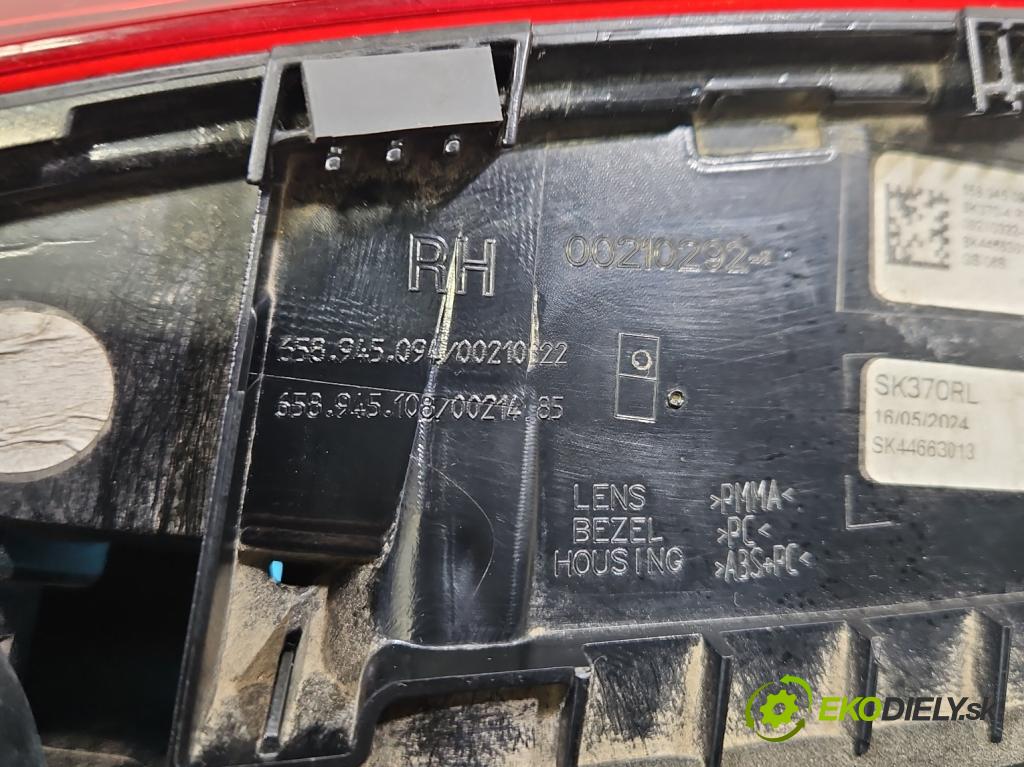 Skoda Kamiq 1.0 TSI 116 HP automatic 85 kW 999 cm3 5- svetlo / reflektor zadné pravé 658945094 (Kľučka dverí ostatné)