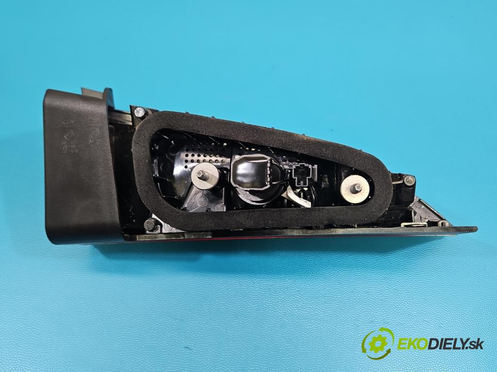 Skoda Kamiq 1.0 TSI 116 HP automatic 85 kW 999 cm3 5- svetlo / reflektor zadné pravé 658945094 (Kľučka dverí ostatné)