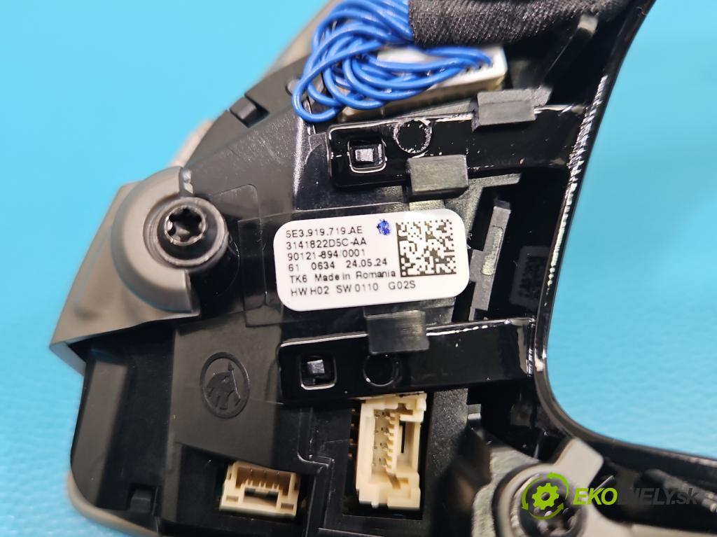 Skoda Kamiq 1.0 TSI 116 hp automatic 85 kW 999 cm3 5- Přepínač multifunkční: řízení: 5E3919719AE (Páčky pod volantem)