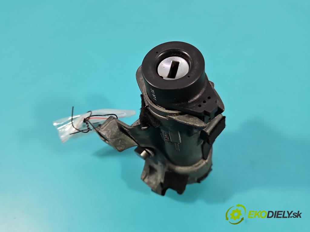 Audi A8 D2 1994-2002 3.7 V8 230 HP automatic 169 kW 3697 cm3 4- Spínačka 4B0905851 (Spínacia skrinka)