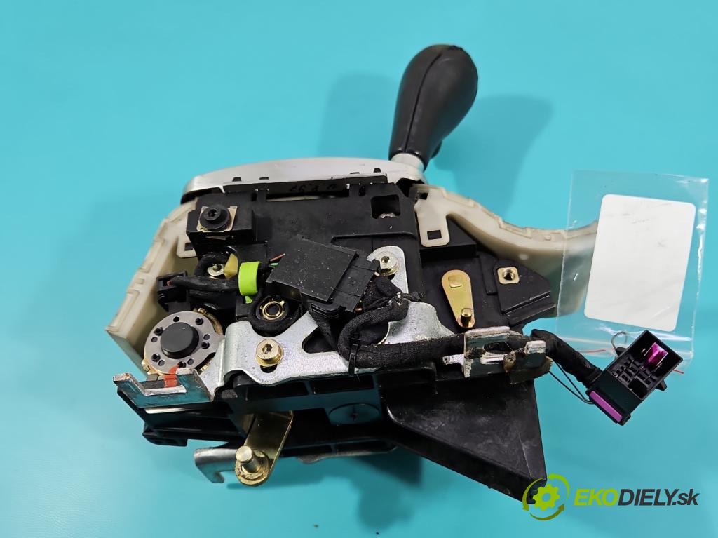 Audi A8 D2 1994-2002 3.7 V8 230 HP automatic 169 kW 3697 cm3 4- Páka: Změny: stupeň,rýchlosť  (Rýchlostná páka (kulisa))