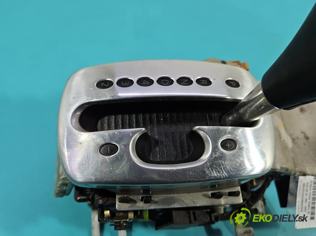 Audi A8 D2 1994-2002 3.7 V8 230 HP automatic 169 kW 3697 cm3 4- Páka: Změny: stupeň,rýchlosť  (Rýchlostná páka (kulisa))