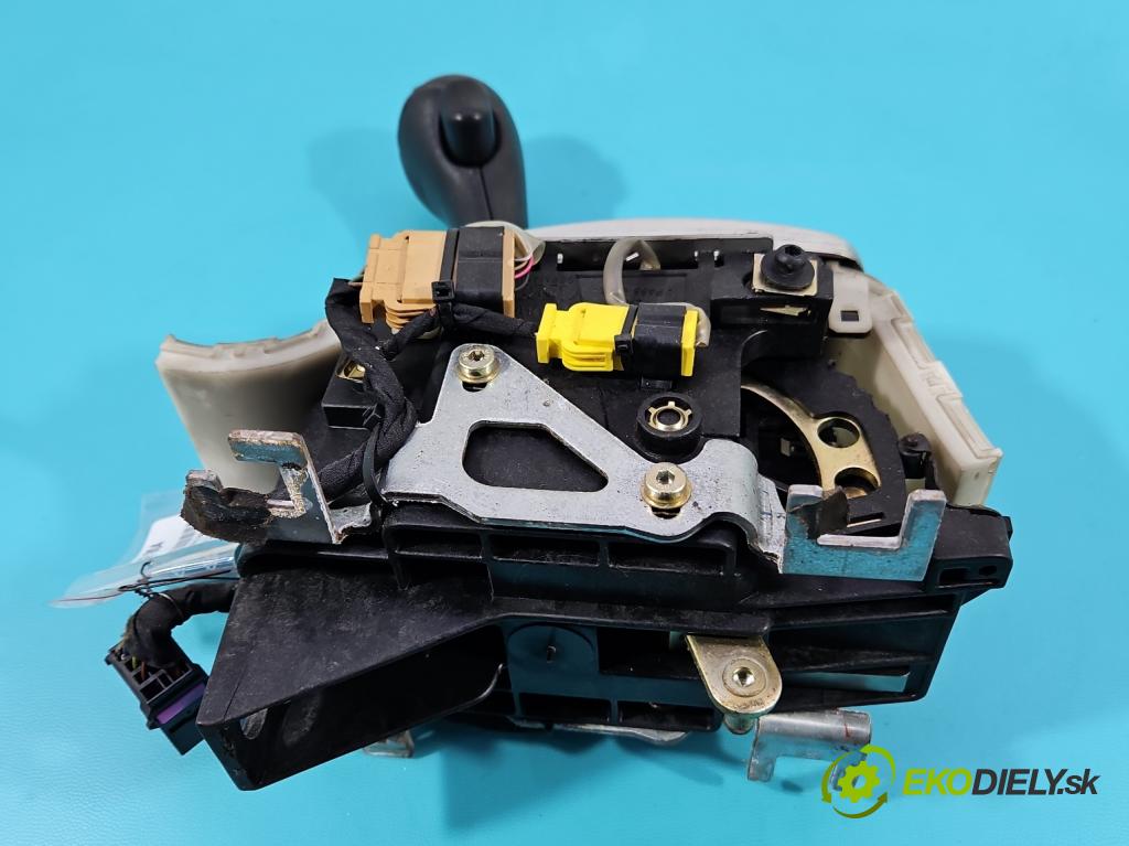 Audi A8 D2 1994-2002 3.7 V8 230 HP automatic 169 kW 3697 cm3 4- Páka: Změny: stupeň,rýchlosť  (Rýchlostná páka (kulisa))