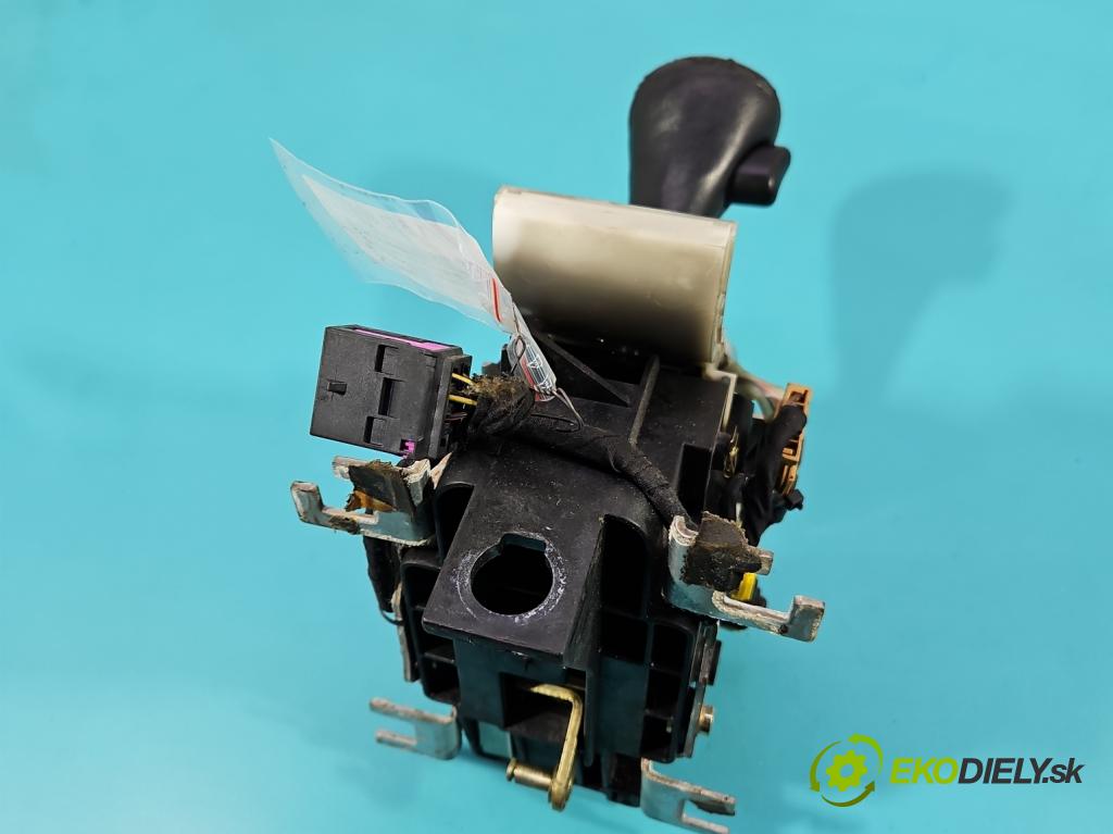 Audi A8 D2 1994-2002 3.7 V8 230 HP automatic 169 kW 3697 cm3 4- Páka: Změny: stupeň,rýchlosť  (Rýchlostná páka (kulisa))