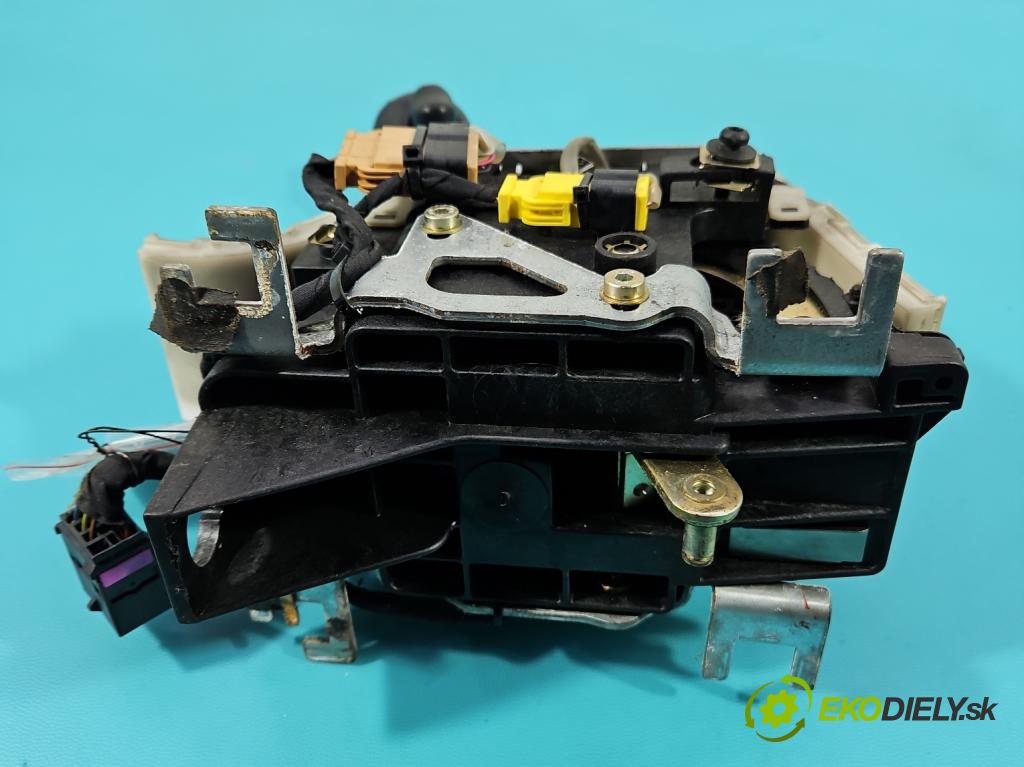 Audi A8 D2 1994-2002 3.7 V8 230 HP automatic 169 kW 3697 cm3 4- Páka: Změny: stupeň,rýchlosť  (Rýchlostná páka (kulisa))