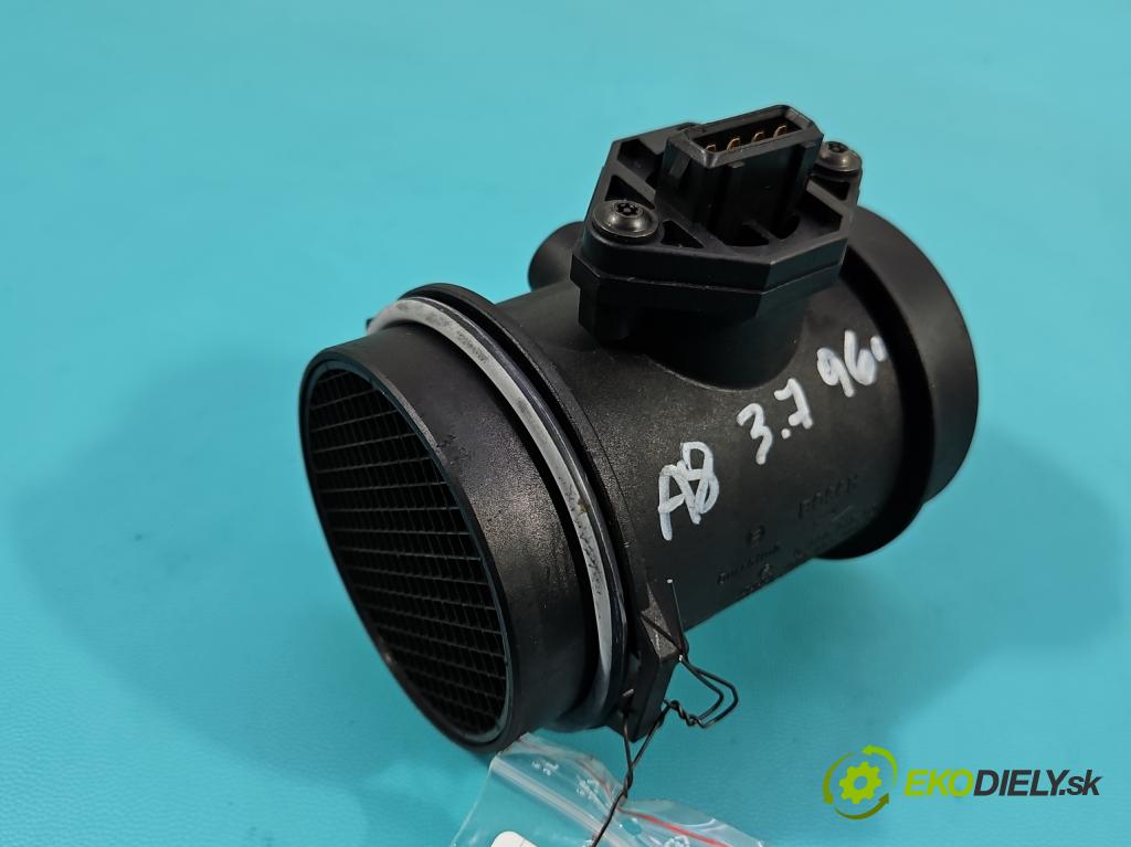 Audi A8 D2 1994-2002 3.7 V8 230 HP automatic 169 kW 3697 cm3 4- průtokoměr: 0280217804 (Váha vzduchu)