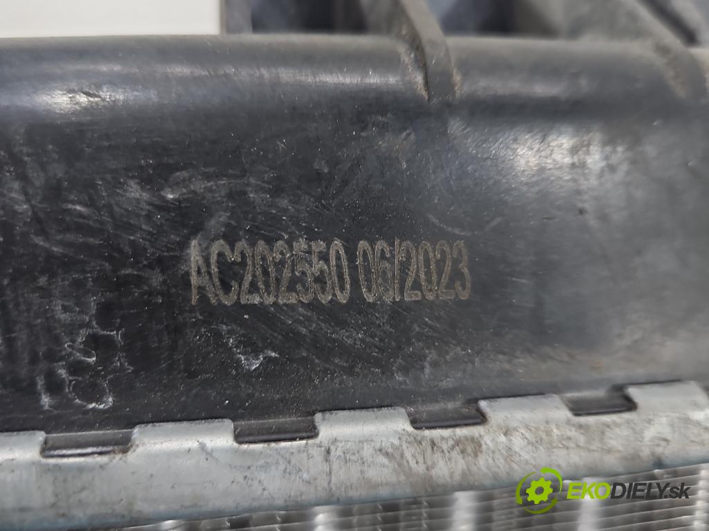 Renault Scenic II 2003-2009 1.6 16V 113 hp manual 83 kW 1598 cm3 5- Chladič vody  (Vodní chladič)