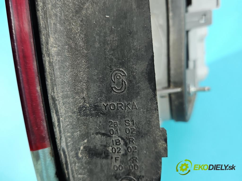 Opel Vectra C 2002-2008 1.8 16V 122 HP manual 90 kW 1796 cm3 4- svetlo / reflektor zadné ľavé  (Kľučka dverí ostatné)