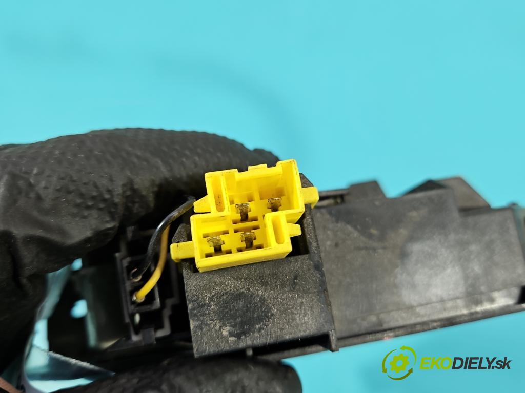 Opel Vectra C 2002-2008 1.8 16V 122 HP manual 90 kW 1796 cm3 4- zámok kufrové dvere zadné