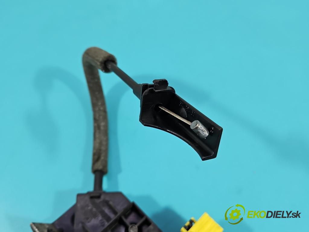 Opel Vectra C 2002-2008 1.8 16V 122 HP manual 90 kW 1796 cm3 4- zámok kufrové dvere zadné