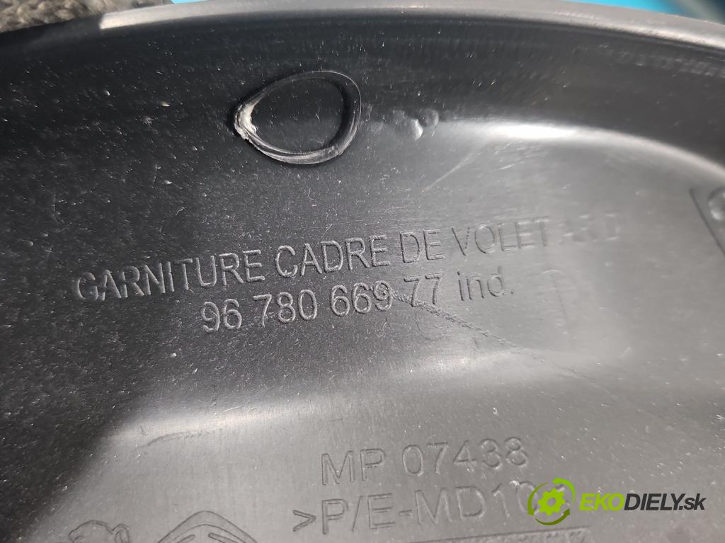 Peugeot 2008 I 2013-2019 1.2 12V 131 HP manual 96 kW 1199 cm3 5- Čalounictví: kufrové dvere 9678069777