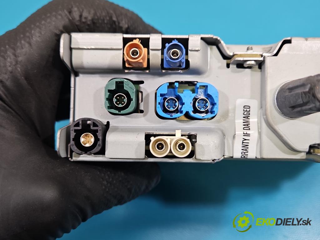 Peugeot 2008 I 2013-2019 1.2 12V 131 HP manual 96 kW 1199 cm3 5- Radio originál 9821908980